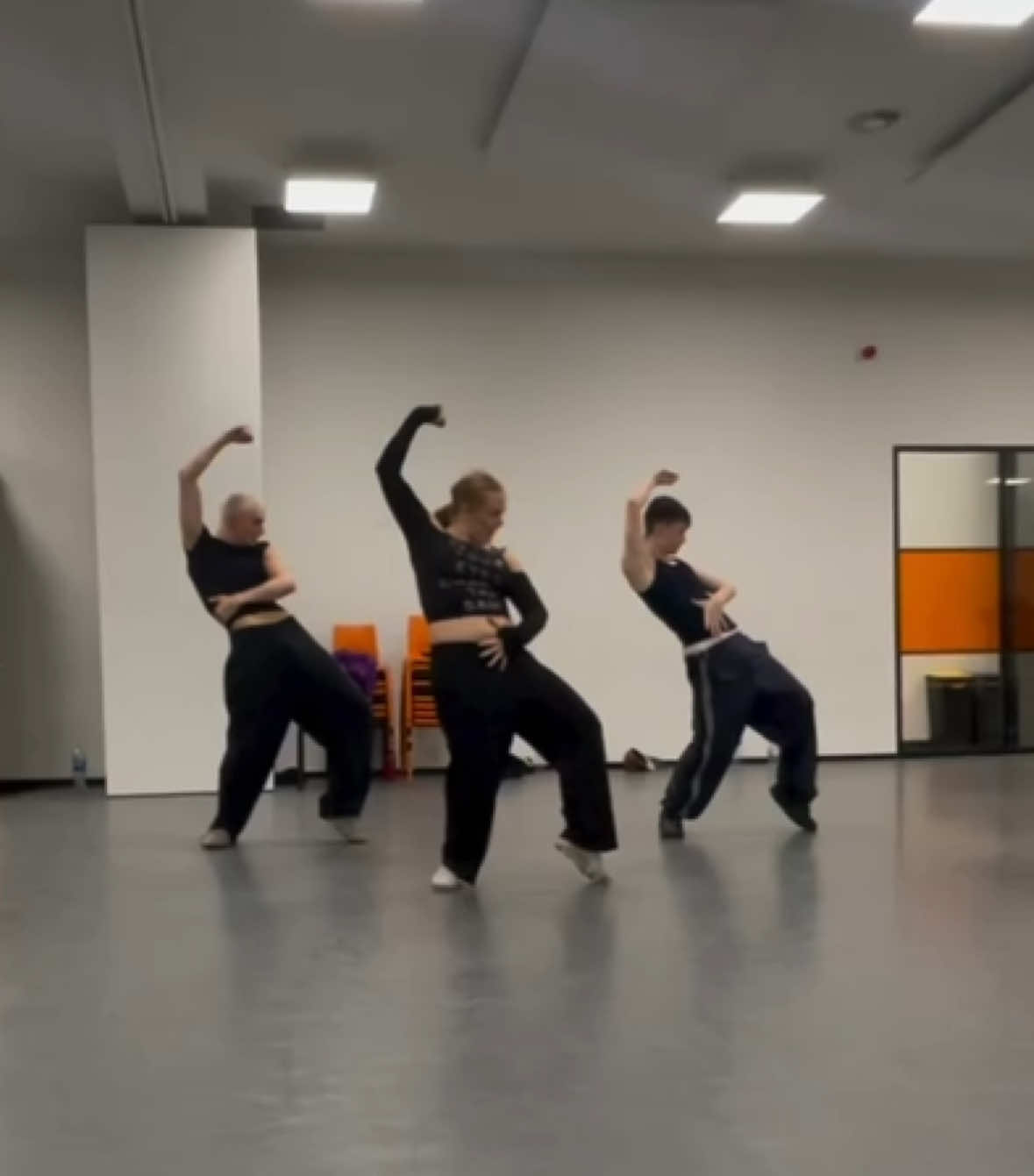 when Ashley Wallen came to the training club🏆🏡🤍 choreo: Ashley Wallen dancers: Bevan Henry, Kayla George, Tate Harrison, Emily Plews, Alfie Kennedy, Jodie Poole & Nevin Cheung #stc #stctrainingclub #dance #london 