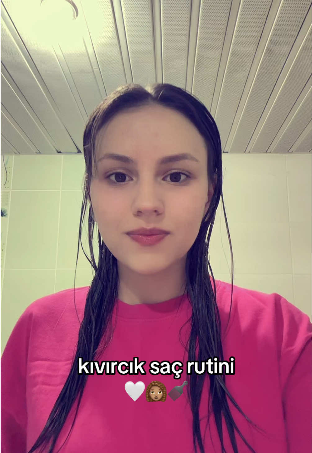 kıvırcık saç rutini 👩🏽‍🦱🪮 (benimki dalgalı) #saç #kıvırcık #şekillendirme #fön #ıslak #taramak #panten #buklelisaçlar 