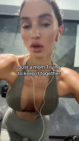 Moms who workout #fit #staiaster 