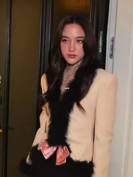 Freen 🫦❤️‍🔥 #freen #freensarocha #wlw #freensarochachankimha #meetgala2025 #freenvalentino #glseries #culturatailandesa #tailandia #freenedit  #efectoonda #paquemeinvitan #trendslab #CapCut #fypp #fouryou #xyzbca #paratii #tiktokviral #thailand #enparati #contenido #pov #paratiiiiiiiiiiiiiiiiiiiiiiiiiiiiiii 