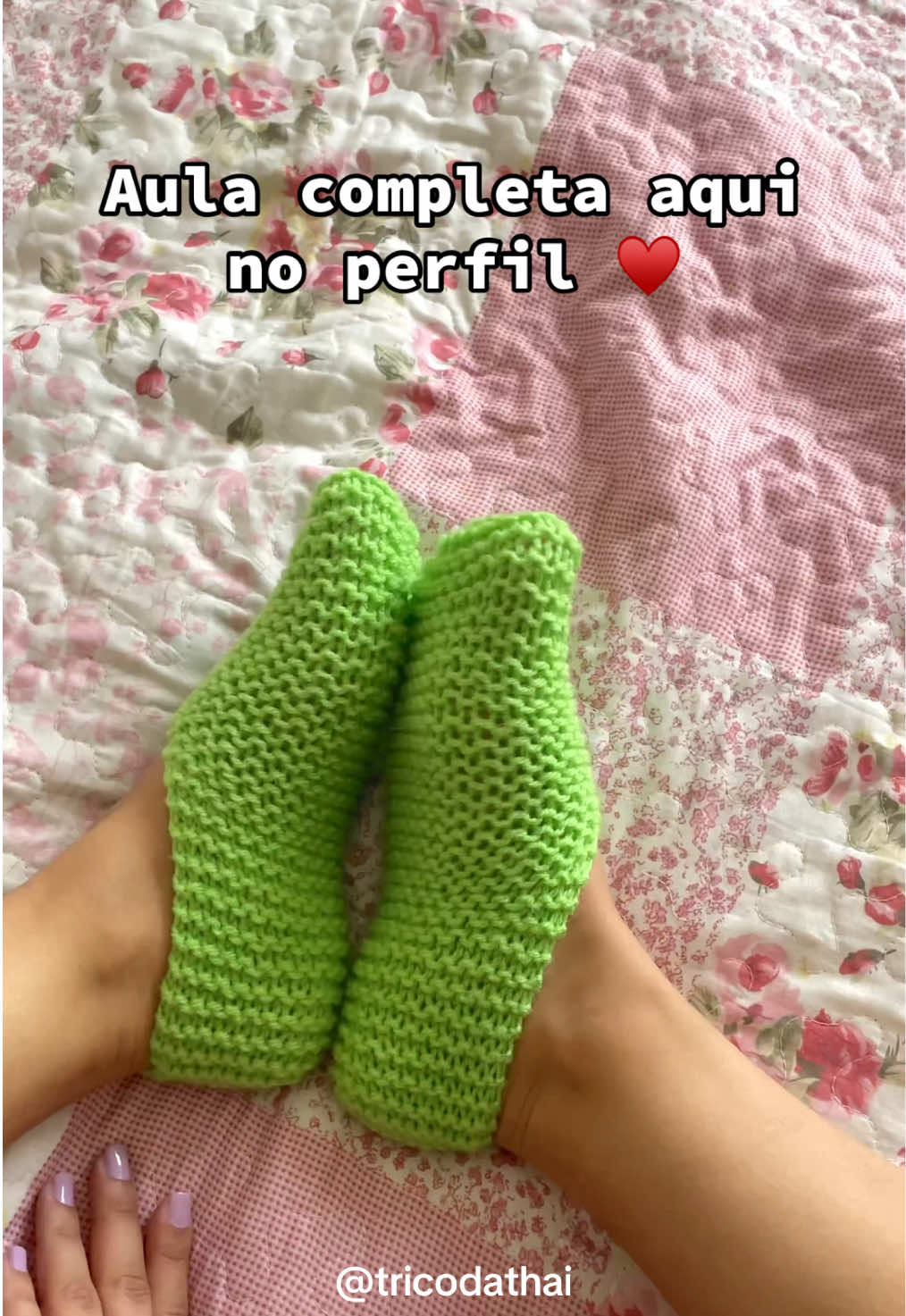 Já viram o passo a passo que eu postei hoje?? Cliquei no link a seguir para aprender a fazer essa pantufa linda:  @Tricô da Thai   #tricot #crochet #handmadegifts #costurar #hechoamano #artesanatocriativo 