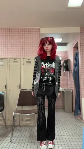 I’d get 100 on my finals if it was about sobbing my eyes out /hj #outfit 