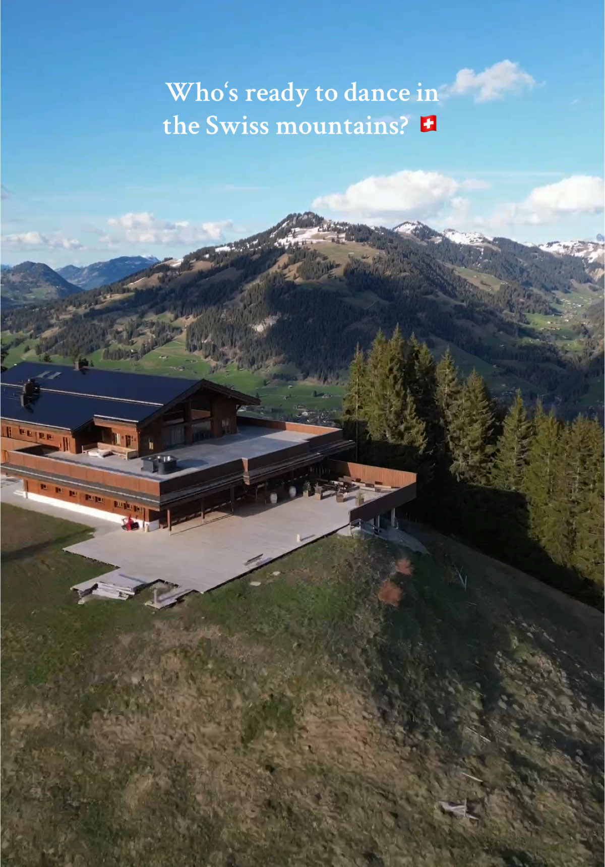 Ever dreamed about a daydance in the Swiss mountains? ⛰️🇨🇭 #gstaad #switzerland #housemusic 