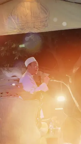 Ketika aku berada disekeliling orang yang taat agama,maka saat itulah aku merasa bagaikan batu kerikil ditengah tengah berlian #khmuslehadnan#fypppppppppppppp#viral  