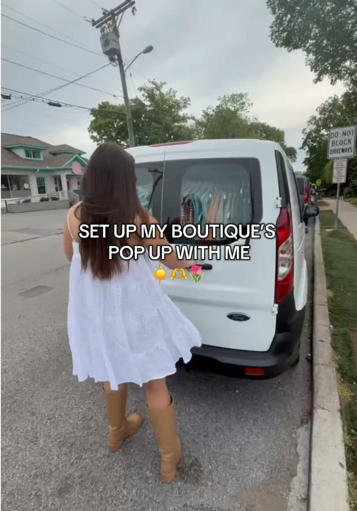 Another weekend popped up on 12 South 🫶🫶 Nashville girls come shop with us every Friday-Sunday at the Wanna Spoon Market ☀️🛍️ #nashville #boutiqueowner #smallbusinessowner #popupshop #grwm #nashvilleplacestovisit 