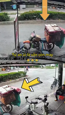 Tự an ủi là vẫn còn may 😂 #giaothong #tinhhuonggiaothong #shipper #tamlinh #antoangiaothong #plxhvn #phapluatxahoi