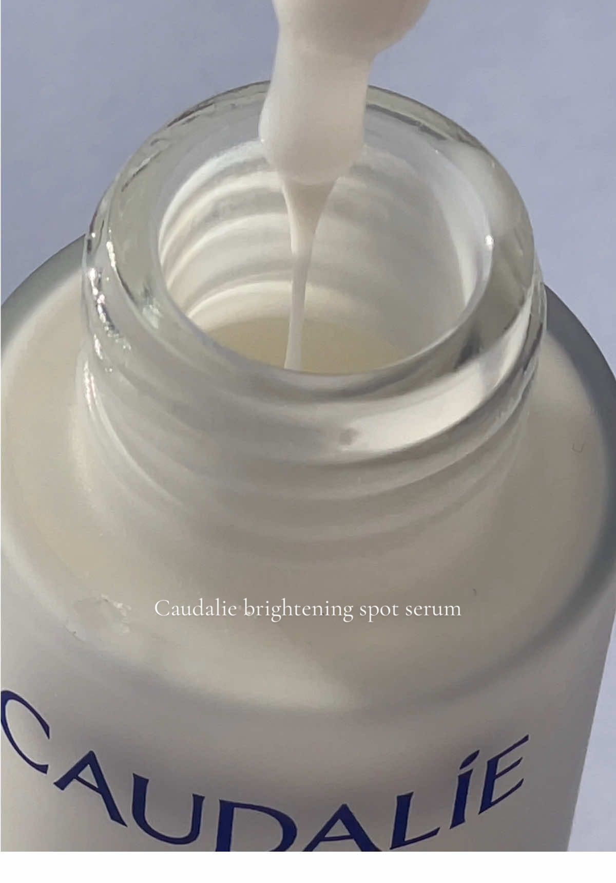 Obsessed with this serum, and it smells UNREAL🤌🏼 @Caudalie  #caudalie #caudalieskincare #caudalieserum #skincare #fyp #gifted 
