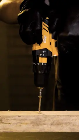 👊 Potente. 🔧 Versátil. 💡 Precisa. A Parafusadeira e Furadeira de Impacto WAP K21 ID02 encara qualquer desafio com força e controle!