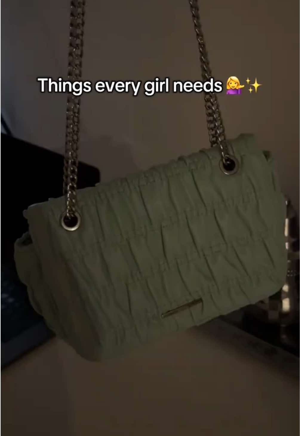 🤩 #glowbagg #baglight #bagaccessories #purseglowbag #womenbag #handbag #purse #lighting #tiktokmademebuyit #fyp #lightsaura 