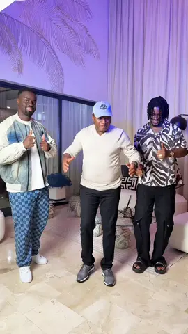 Dad @Pasteur Mohammed SANOGO 😁🤍🇨🇮 cc mon vieux @Milo.music.officiel 🦾