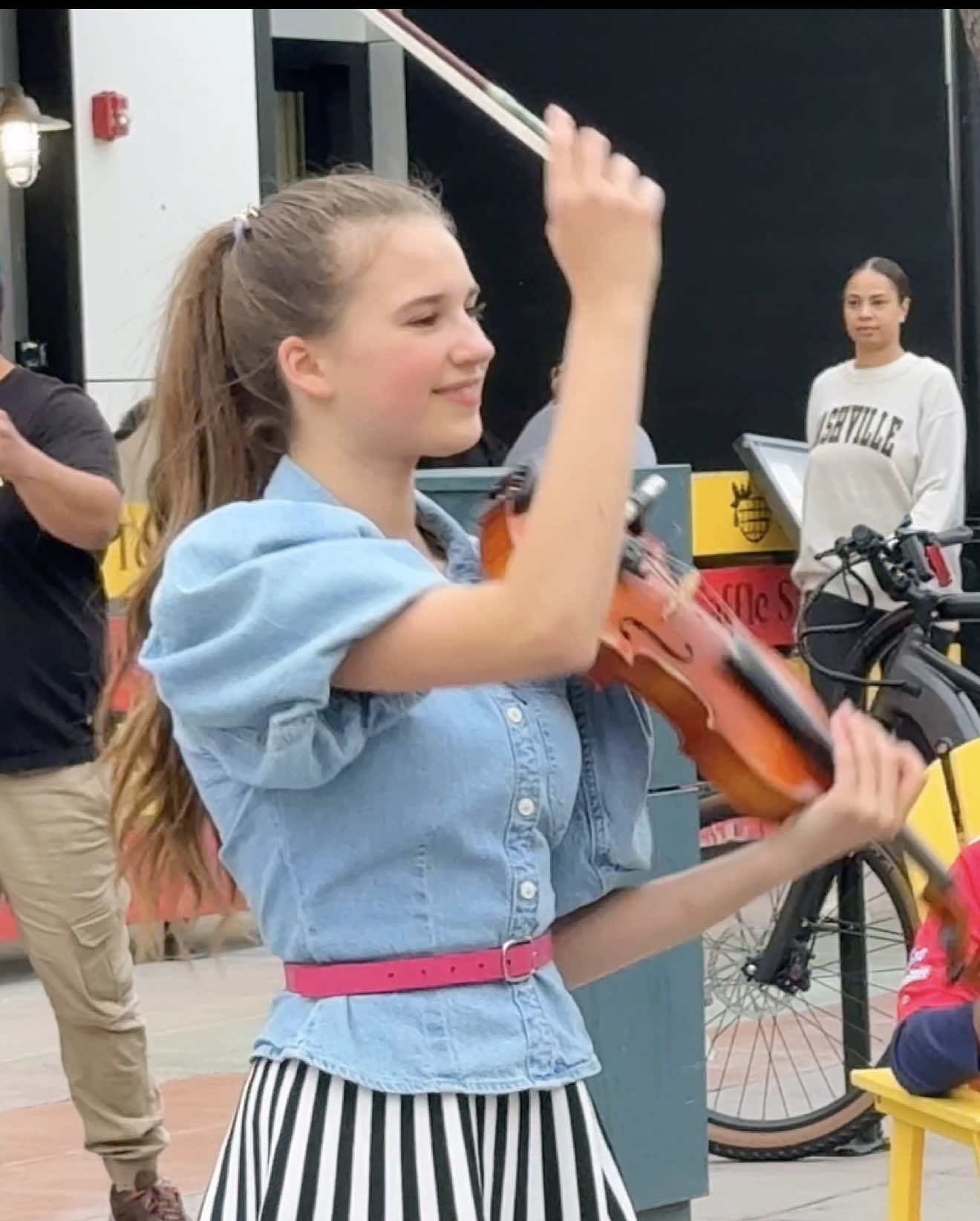 We Are The Champions  #girl #queen #violin #karolinaprostenko #beautiful #fyp #performance #amazing 