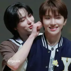 #NUNNYANGZ :( he adores him so much my heart hurts, THATS HIS BABY 😭😭💗 ib : @𓆟 | No Genre  #boynextdoor #boynextdooredit #nogenre #woonhak #sungho #fyp #kpopedit #kpop #보이넥스트도어 #성호 #운학 #themarias 