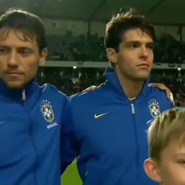 kaká & ney @𝓨𝓼𝓴 us?#kaká #kaká🇧🇷 #neymar #neymarjr10 #brazil🇧🇷 #acmilan #milan #pourtoi #futebol #footballtiktok #tiktokviral #fyp #on #foryoupag #fouryou #explorepag 
