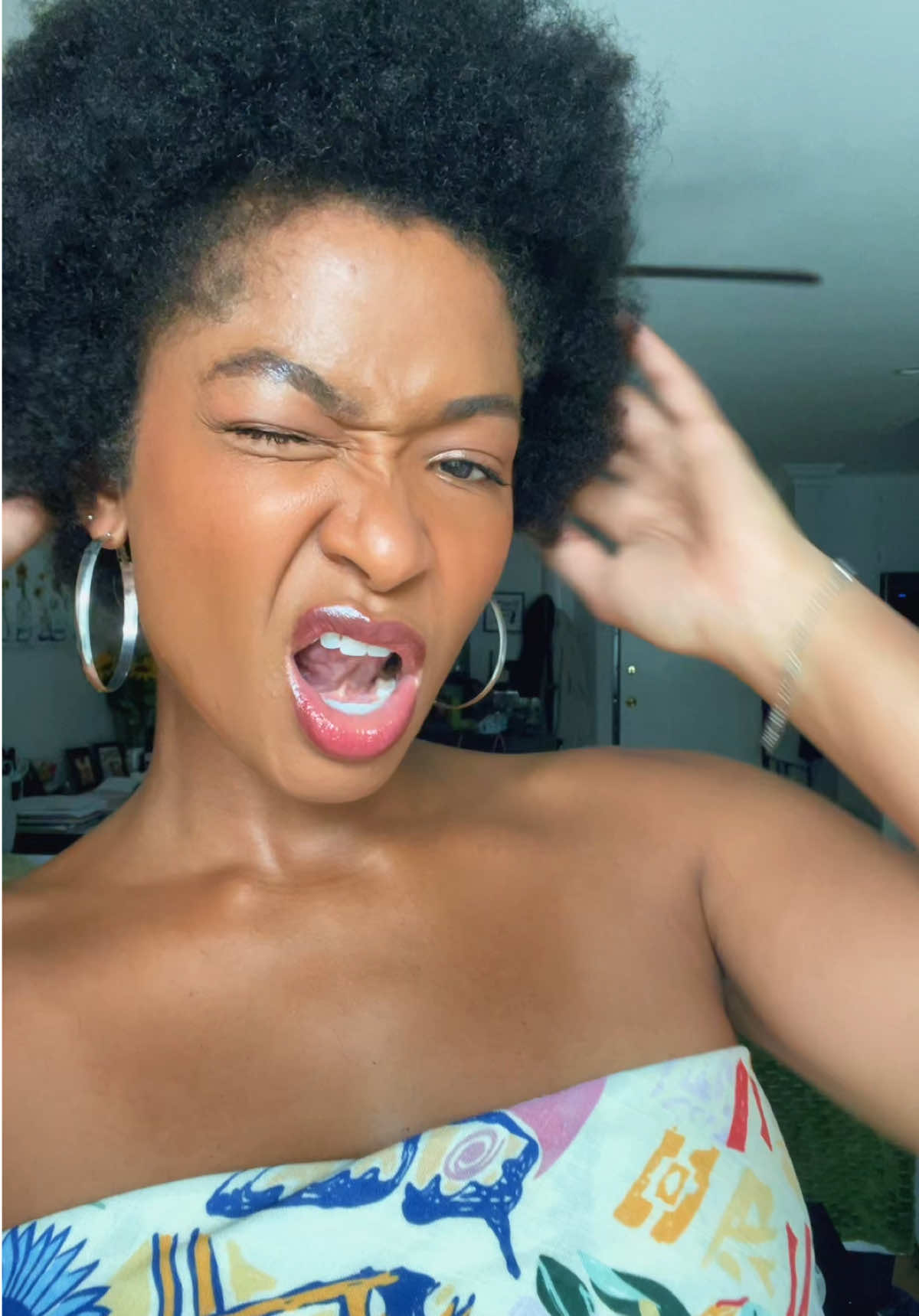 Trying to do transitions everytime I leave the house y’all 🤣🤣 #transitiontime #transitionsounds #shesoutsideee 