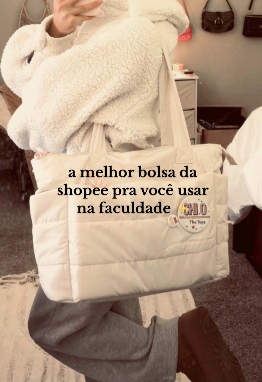 cabe tudo e tem vários compartimentos internos pra deixar tudo organizado! #foryoupage #fy #foryou #paravoce #trend #viral #bagsmart #faculdade #college #studytok #estudos #comprinhas #shopee #comprinhasshopee 