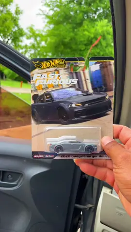 #diecastcollector #hotwheels🛞🏎️🔥 #dodgechargerhellcat #hotwheels #hotwheelspremium #usacollector🇺🇸 #mattel #164diecast #usacollector #coleccion 