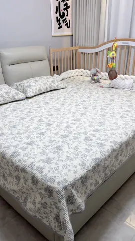 Giường rộng bao nhiêu cũng ko đủ cho bọn này lăn 🤔 #viabexinhyeu #embedethuong♥️ #nhavia2vach 