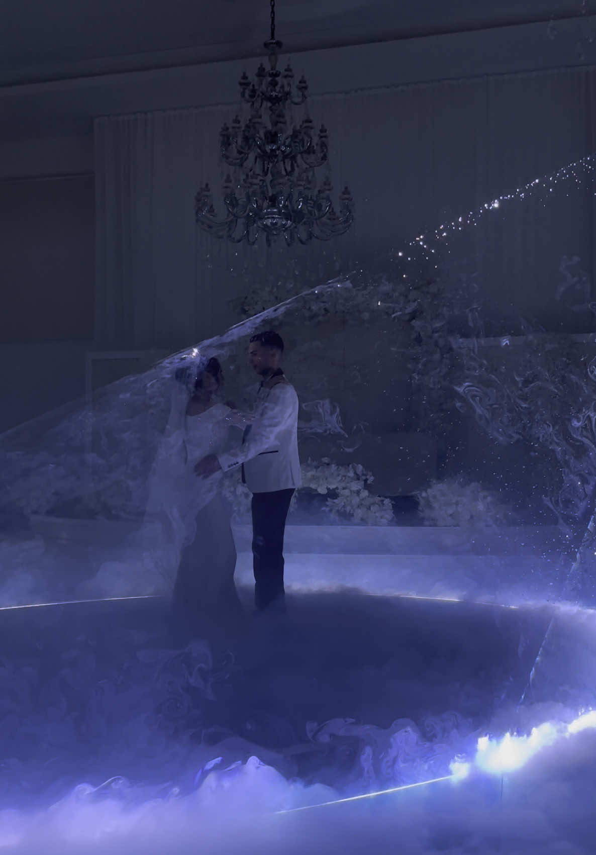 Love story👰🏻‍♀️🤵🏻🤍✨.                               #weddingday #weddingvideo #slowdance #tango #fairylaser 