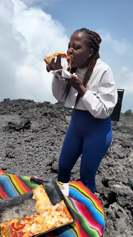 Eating pizza cooked on a volcano; 10/10 recommend! #Love #nature #travel #photooftheday #Fashion #Meme #MemeCut #tiktokindia #tiktokviral #guatemala 