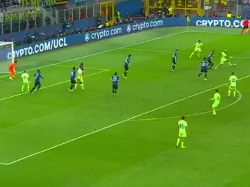 Lamine Yamal vs Yann Sommer 😱 #bongda #Soccer #football 