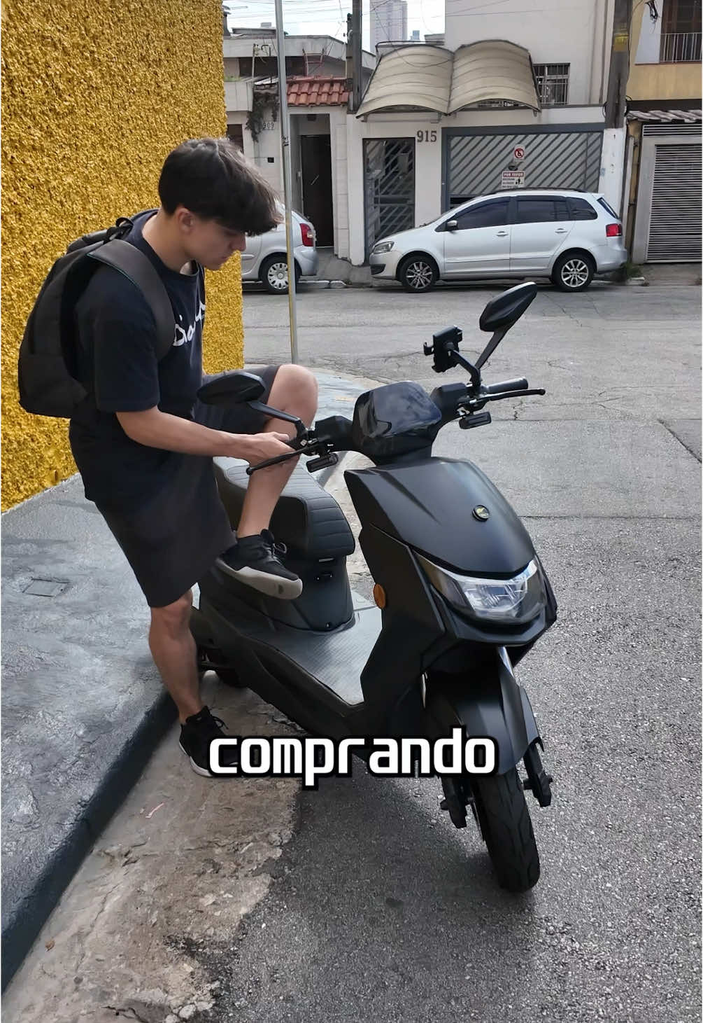 Comprei a moto elétrica do momento kkkk 🛵 #gutos #fyp #motoeletrica #eletrico 