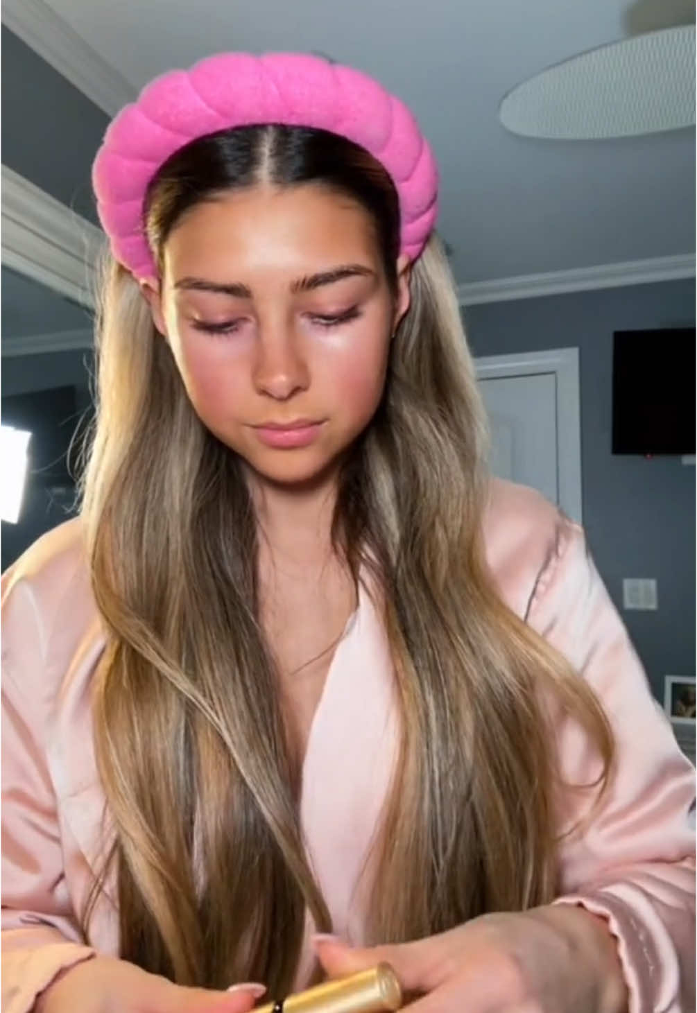 Grwm for bed!😗💕@Grande Cosmetics @r.e.m. beauty @LaRochePosayUS #fyp#viral#grwm#bed