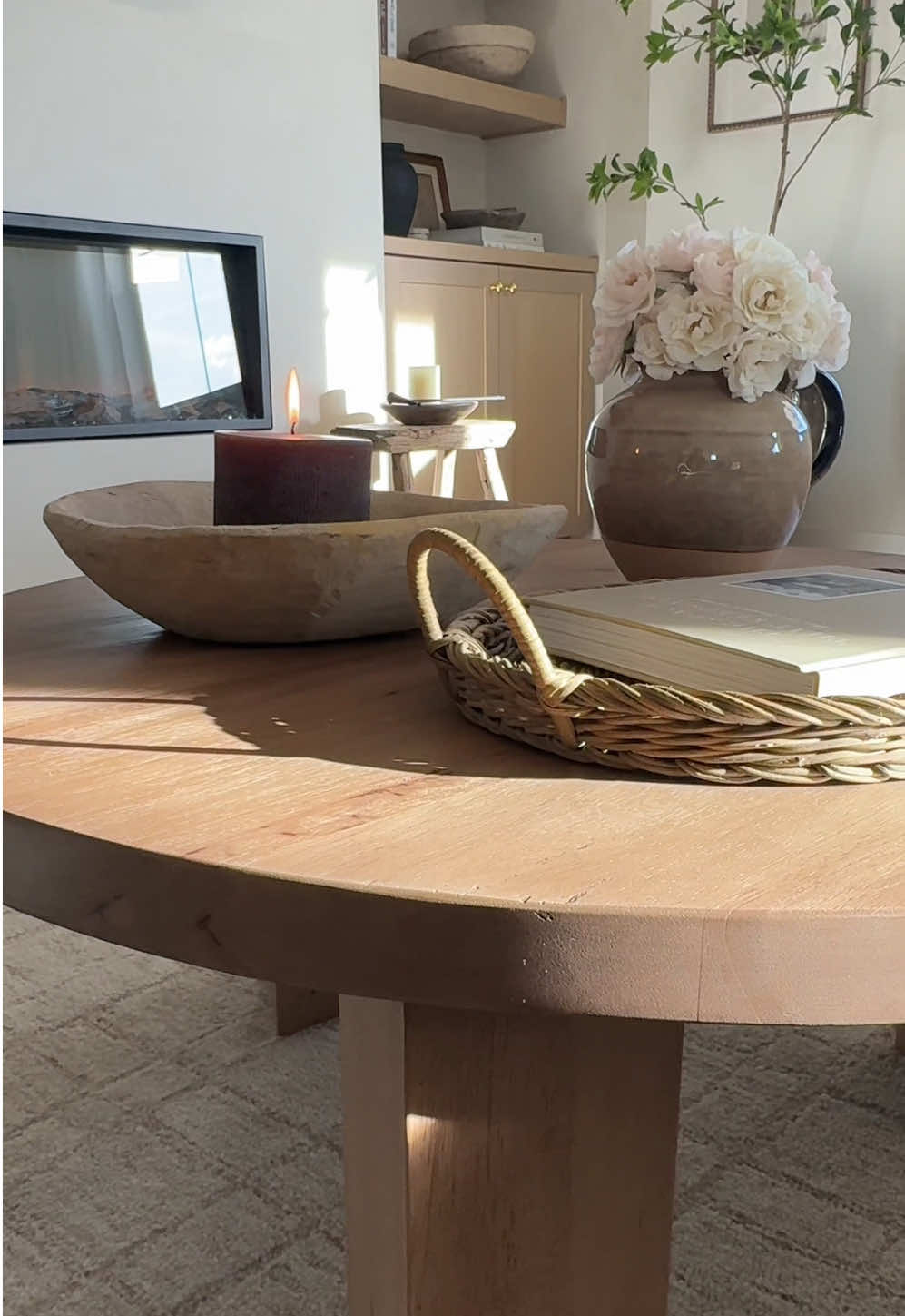 Love earthy organic vibes? You’re in the right place. Welcome! I hope that I can inspire you to create a warm and cozy home 🤎 . . . . . . #organicmodern #earthyorganic #earthyhome #warmminimalism #neutralhome #homedesign #organicdecor #minimalistdesign #earthyaesthetic #homedecor #neutralhome #homestyling #homeinspo #homedecor #cozyathome #cozyhome #lighting #neutralaesthetic #homeinspo #modernhome #homedesign