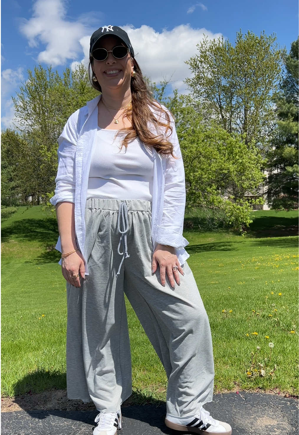 Feeling effortlessly chic in oversized sweats! Comfort and style can coexist.   ##OversizedStyle  ##ComfyButMakeItFashion  ##ChicAndCozy  ##ElevatedLoungewear  ##StreetStyleVibes  ##CasualChic  ##OOTDInspo  ##LaidBackLuxury  ##EffortlessStyle  ##styleovercomfort