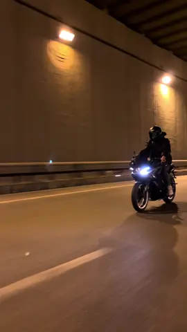 Attım tutt 🫵🏻#rs200 #motorcycle #fyppoppppppppppppppppppppppp #viralvideo #bajajpulsarrs200 