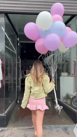 This really is what dreams are made of 🥹💗 #thrift #lathrift #lathrifting #grandopening #detoure #secondhandfashion #losangeles 