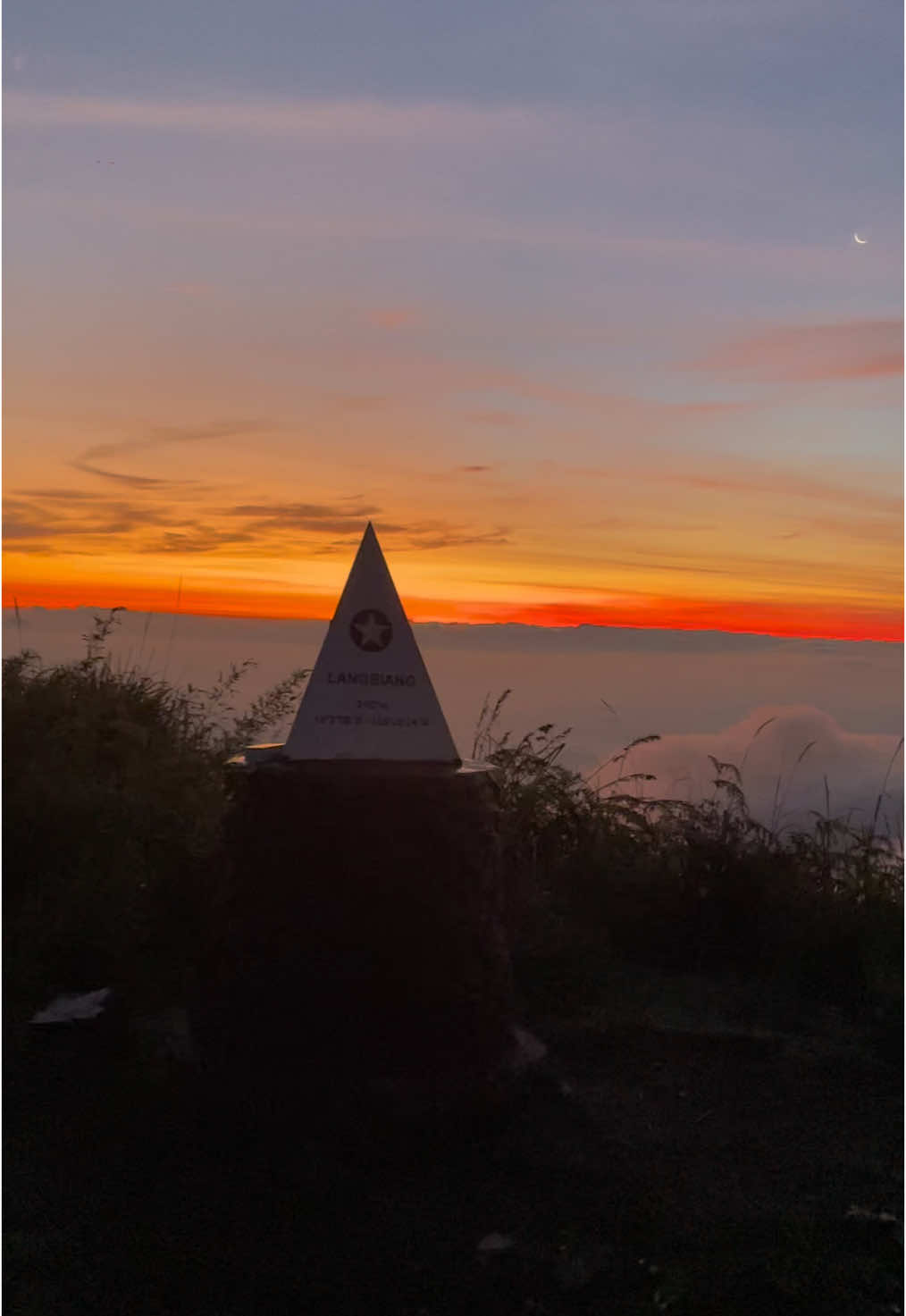 Ba giờ sáng bắt đầu leo núi và được ngay cái kết .... tiên cảnh ở Đà Lạt ☁️❤️🇻🇳#dalat #dulichdalat#canhdep #langbiang #xuhuong #fyp 