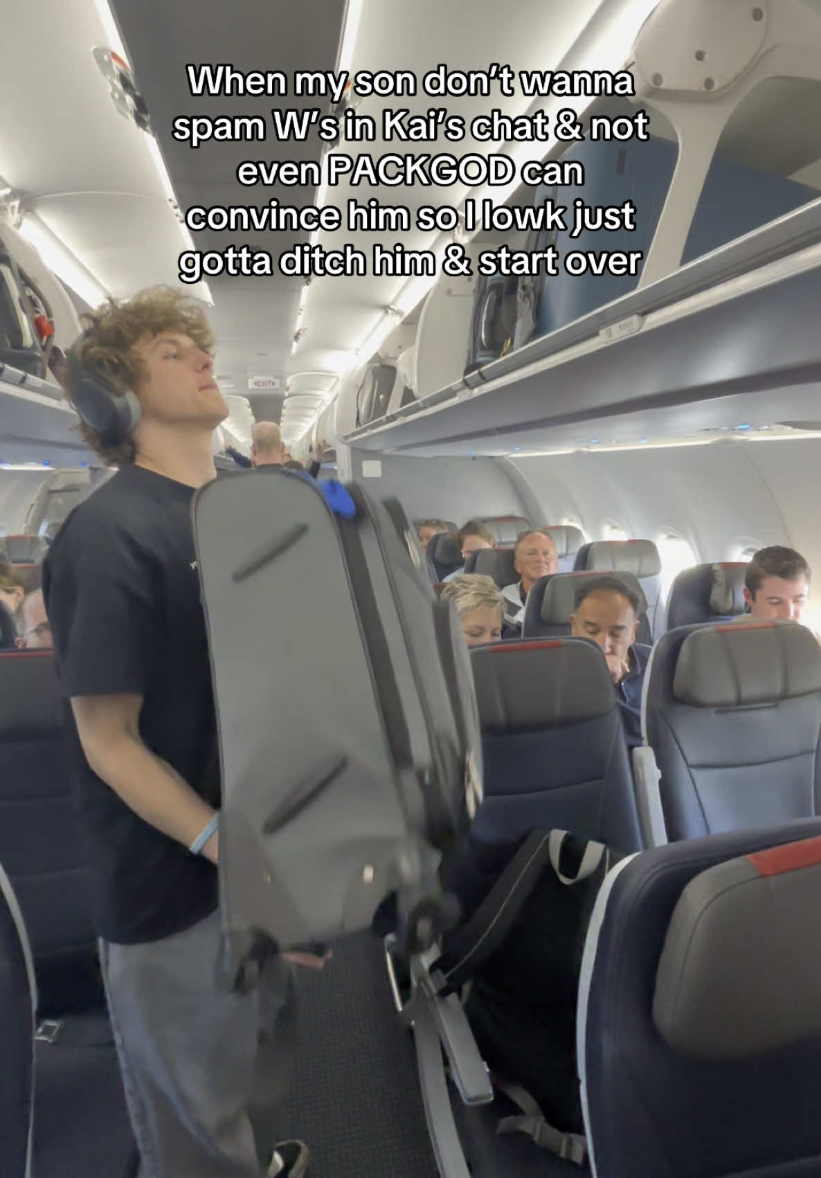 Lil bro think imma stay in the picture #PACKGOD #kaicenat #son #giftok #absentfather 