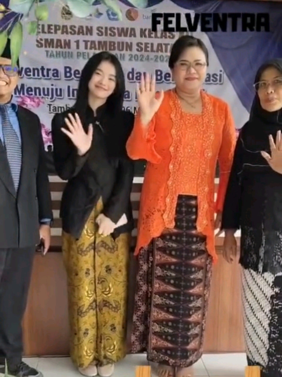 kemaren ada yg lulus nih yee WKWKWKWKWK  #erinejkt48 #catherinavallencia #jkt48 #jkt48newera #graduate 
