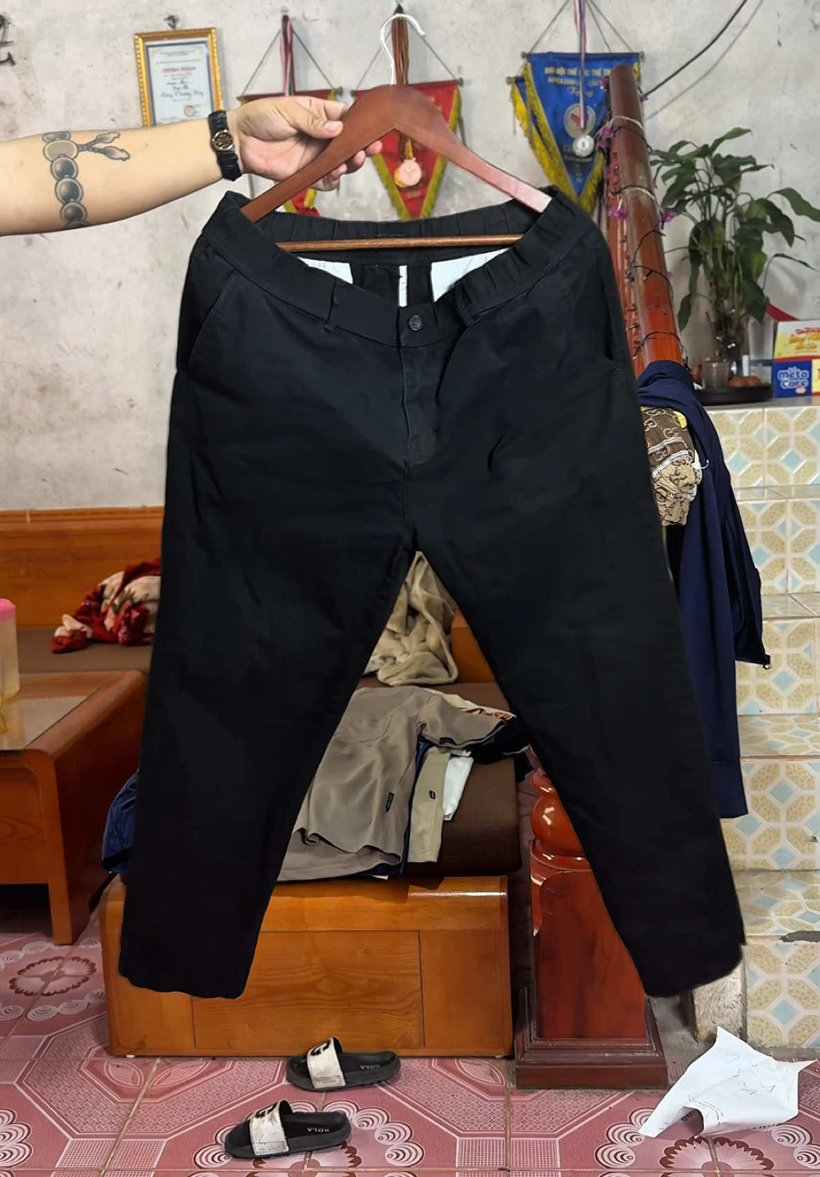 Quân dài kaki nam form slimfit H-ZET vải kaki cotton co giãn, đanh mịn kết hợp lưng thun HZ02. #quannam #quankaki #quankakinam #quanaonam #thoitrangnam #thoitrang #xuhuong #xuhuongtiktok #viral #fyp #tiktokshop 