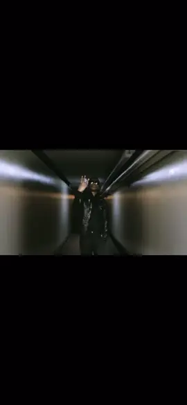 The Show Goes On-Lupe Fiasco 2010 🎧🎶🎤 #theshowgoeson #lupefiasco #throwback #playit #vibes #nightlife #follow #roundtablemusic 