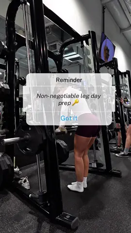 Raw dogging leg day? WILD. Couldn’t be me - give yourself 5 minutes to warm up before any leg day  #legdaywarmup #legdayworkout #gym #GymTok #fyp #glutegrowth #oneractive #metgala 