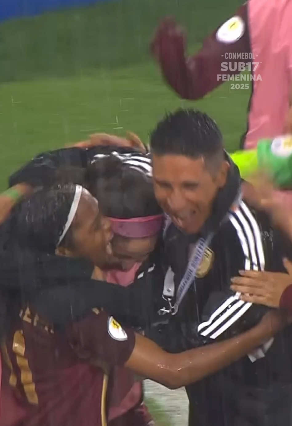 ¡Festejos venezolanos! 🤩🇻🇪 CONMEBOL #Sub17Fem