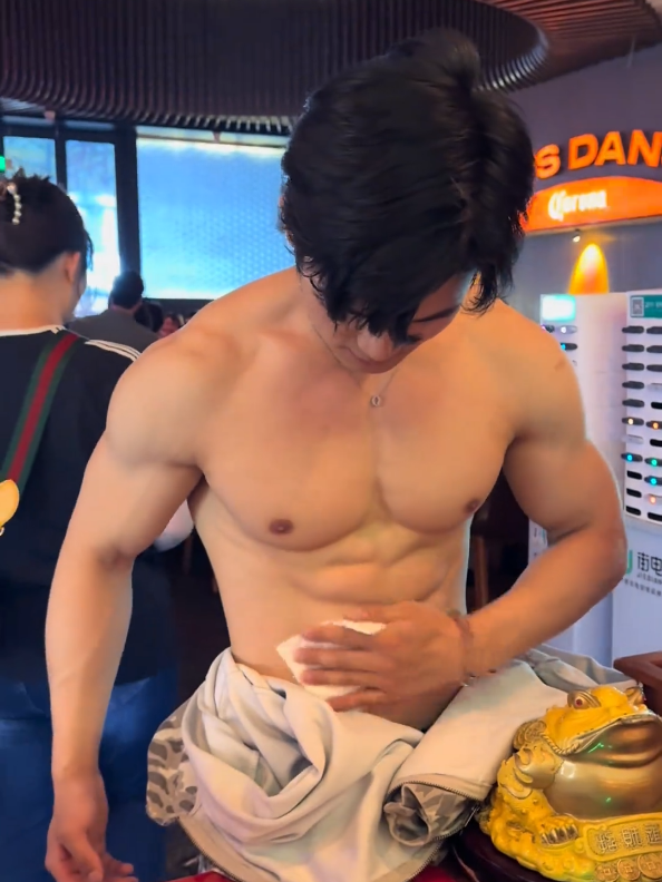 给男人擦汗好幸福呜呜☺️