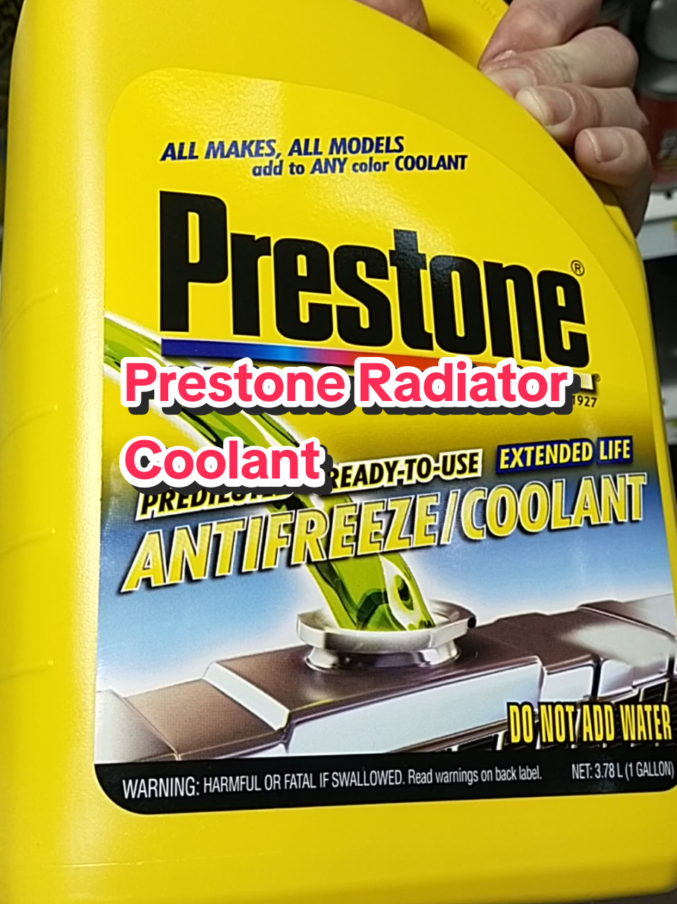 Prestone Radiator Coolant cocok di segala mobil. Membantu radiator tidak overhault (panas berlebih) apalagi kekurangan air, dengan radiator Coolant radiator adem membuat ac mobil lebih dingin dan mesin awet. Belinya di keranjang kuning. #prestone #prestoneindonesia #radiatorcoolant #barangoriginal #mencegahlebihbaik #cuantanpabatas #wibgajian 
