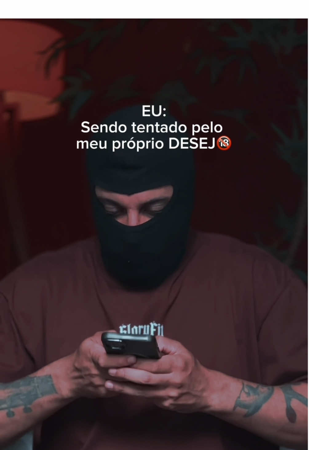 Leia abaixo👇🏾| 🥷🏾 me siga 👆🏾 @irrastreavel.1 para + vídeos. 🙏🏾| Arranque da tua vida tudo que gera gatilhos para o pecado, se alimente da palavra de Deus dia e noite, e quando vier a tentação, o ESPÍRITO SANTO de Deus vai interceder por você trazendo a tua memória a palavra de Deus que te dará a vitória. ORE em meio a tentação e Deus te fortalecerá. Avante!🥷🏾🫡 . . . . #jesuscristo #jesusteama #jesussalva #mensagemdedeus #jovenscristãos #cristaosnotiktok 