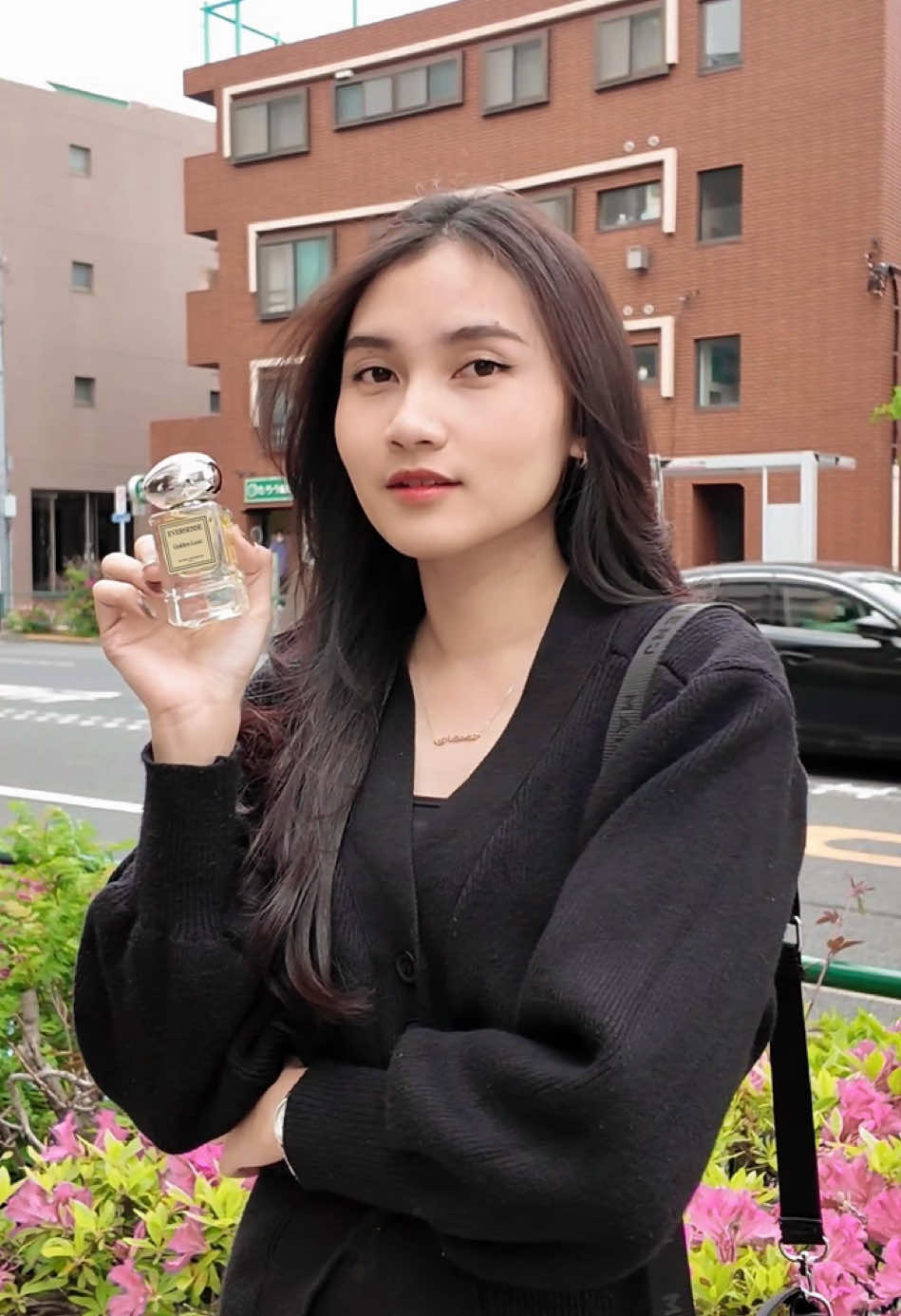 Kalau kamu cari parfum rekomendasi yang bisa di bawa kemana aja, jawabannya Eversense #extrait #eversense #rekomendasiparfum #parfumviral 