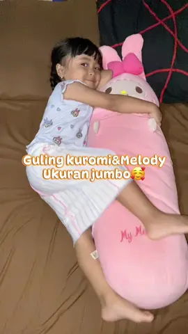 Guling kuromi&Melody kesayangan kaka ,ini ukurannya gede yah aku order ukuran 80cm #gulingkuromijumbo #gulingmelodijumbo #bantalguling #fyp 