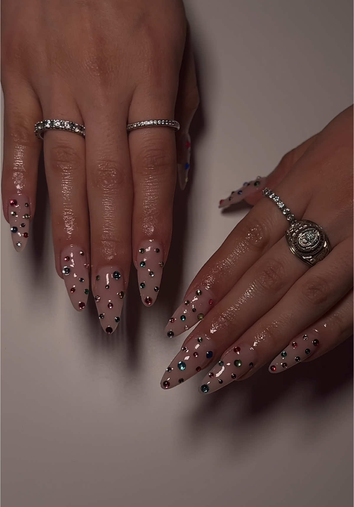 sparkly nails are my fav✨💫#nailinspo #nailart #trendynails #summernails #somethingfun #freshset @WAX SPECIALIST | NAIL TECH 💗 