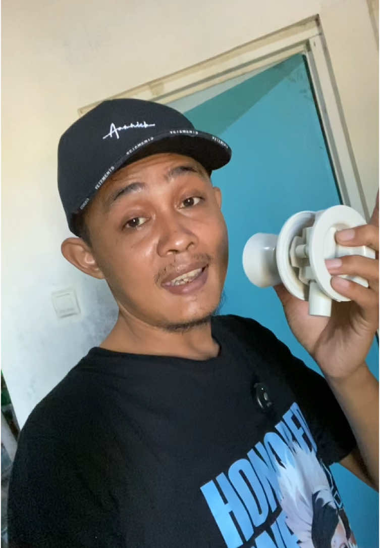 Solusi banget kalau pintu kamar mandi kalian bolong #kuncipintukamarmandi #penguncipintukamarmandi 