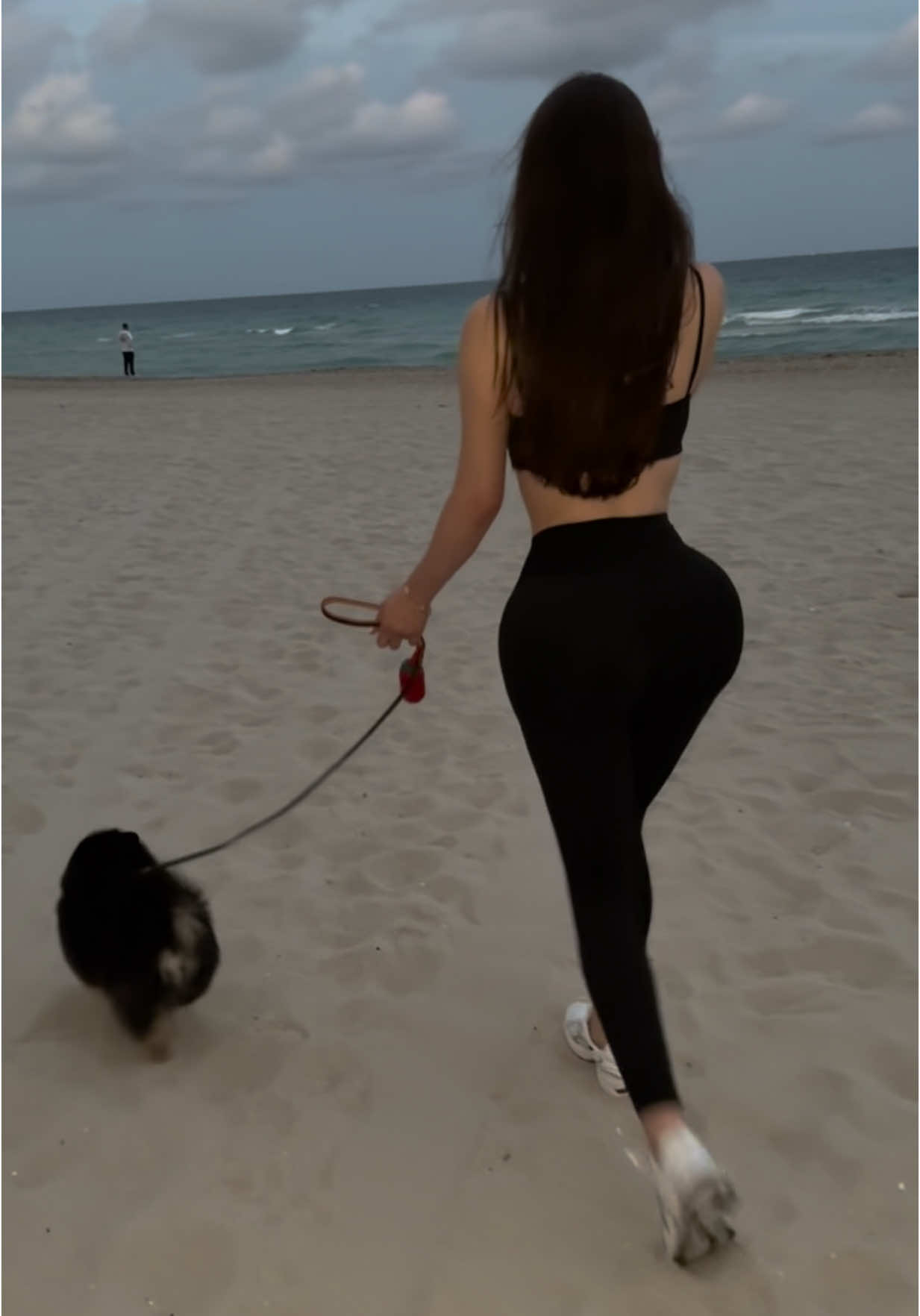 Not Mischka taking a 💩 at the end 🤣 #OOTD #fashiontiktok #plastic #viral #inspo #bbl #fyp 