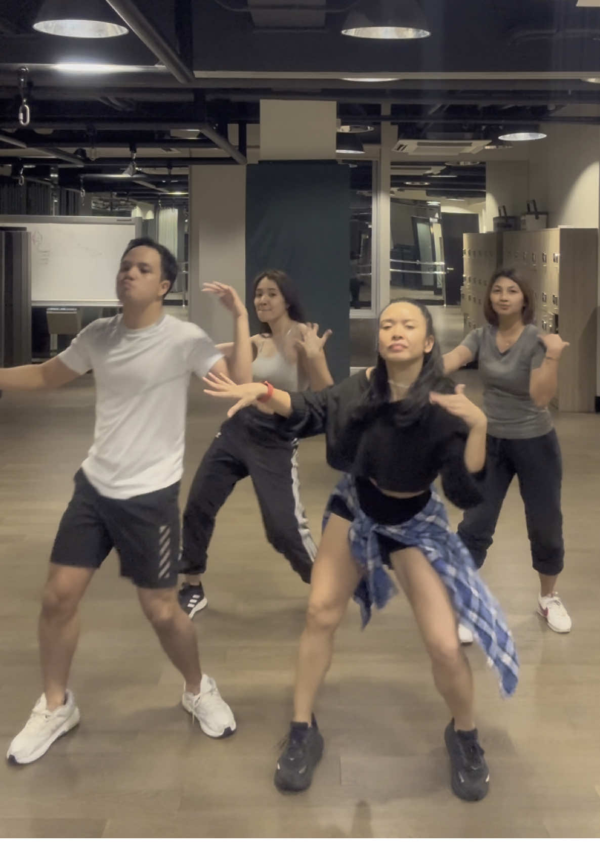 Another gasolina remix cover with coach @Finina Lava @Lexey #gasolinachallenge #gasolina #foryou #fyp #trend #dancetutorial #dancetrend #dancechallenge #dance 