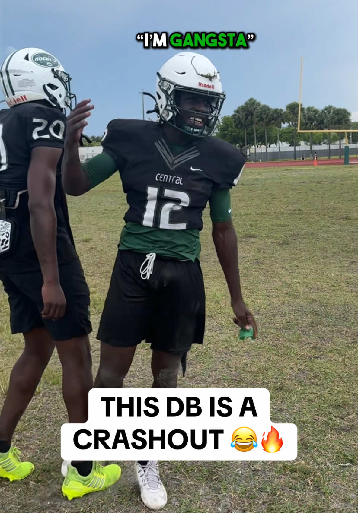 He’s having too munch FUN with it 😭🫵 Miami Central DB Bill Brown made his presence felt during spring practice. #football #cornerback #crashout #lockdown #practice #1on1 #miamifootball #miamicentral #hype #strapped #highschoolfootball #highschoolsports #athlete #sports #highlight 