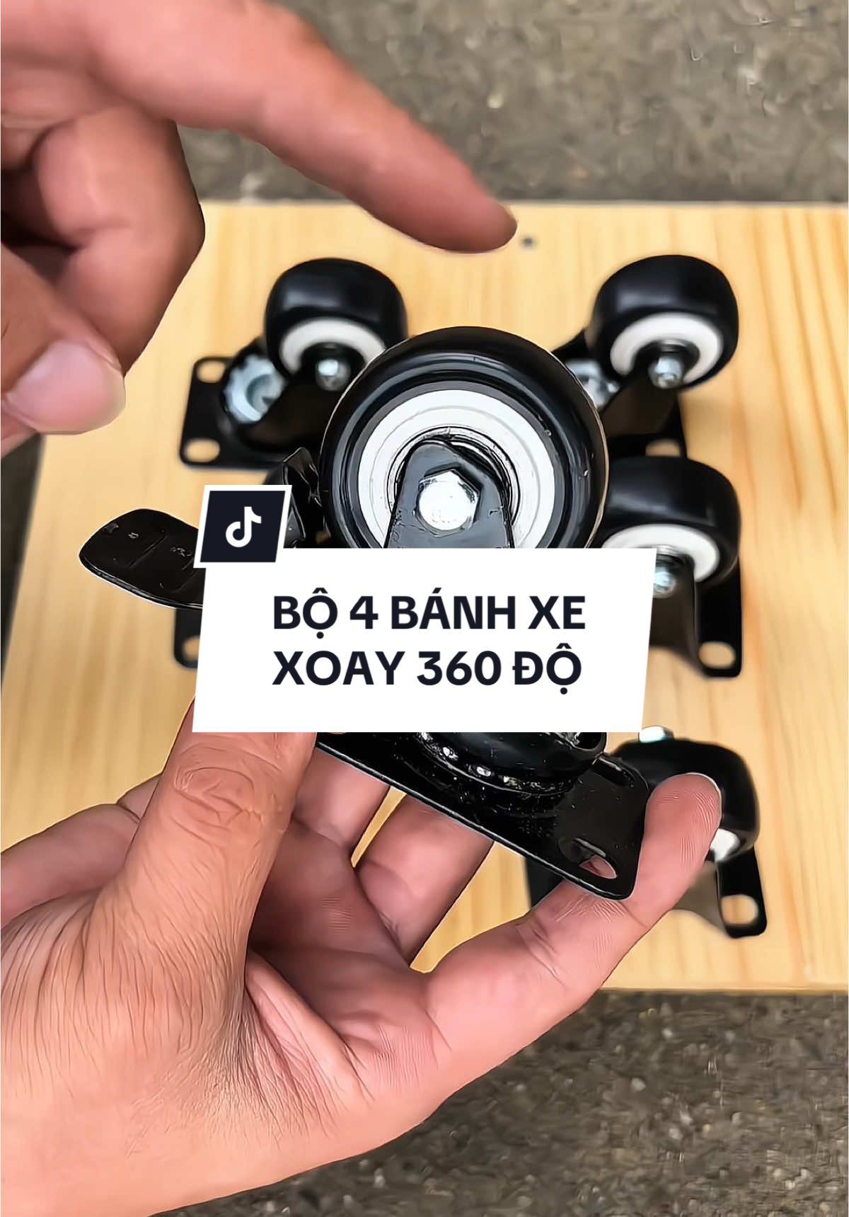 Lắp bộ bánh xe này, để di chuyển các độ nặng trong nhà dễ dàng và tiện lợi quá các bác ạ#banhxedichuyen #bo4banhxechiutai #banhxe #banhxechohang #banhxechiutai #dodungtienich#dodungtienichg #dungnhacua68 