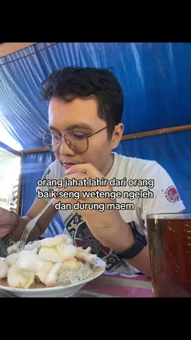 nek wes wareg mesti ngguya-ngguyu