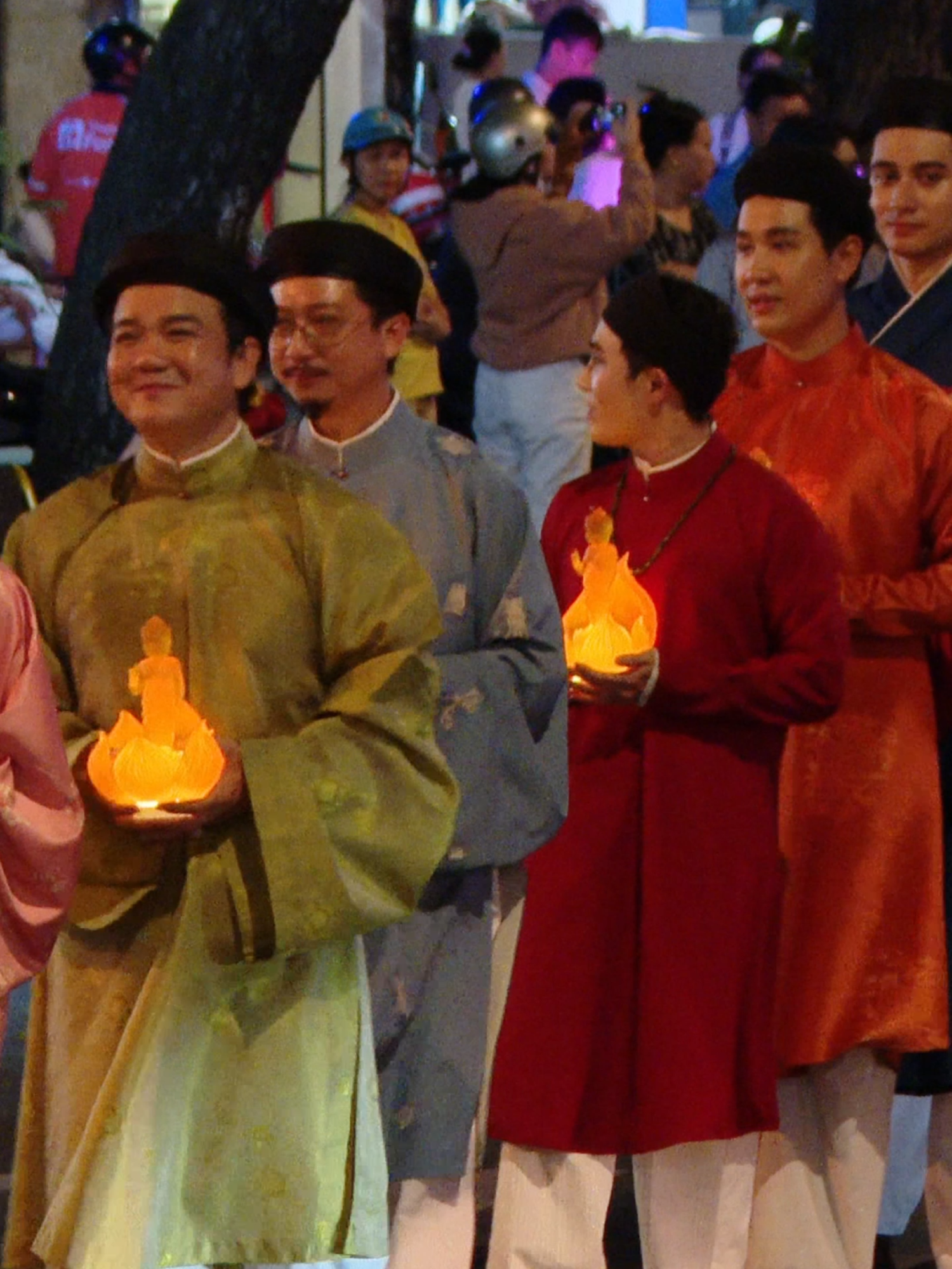 Dàn Sao tham dự lễ rước Phật Đản 2025 từ chùa Ấn Quang về Việt Nam Quốc Tự #phatdan2025